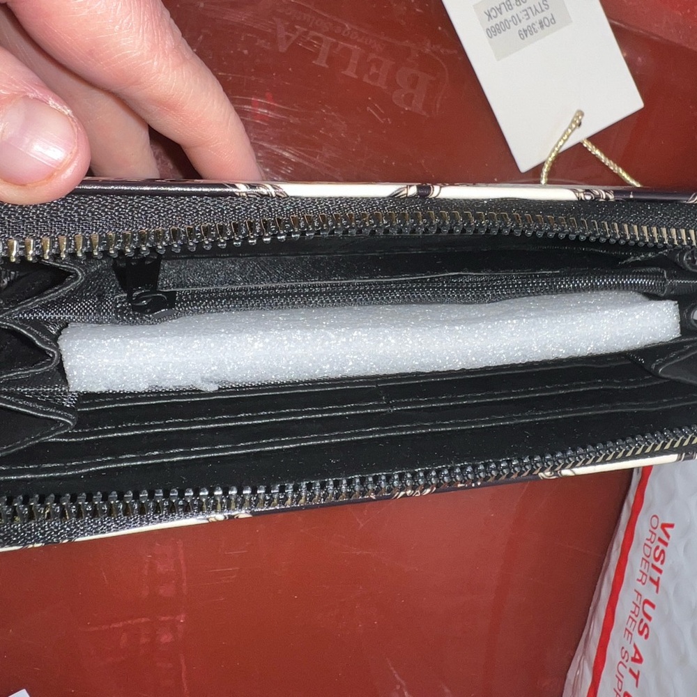 NWT Imoshion Zip Around Wallet - Picture 3 of 4